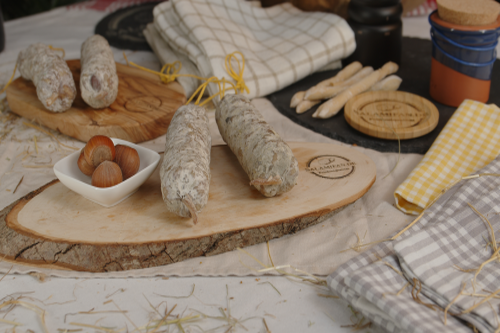 Original französische Salami mit Haselnüssen