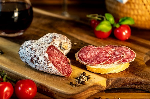 Original italienische Salami mit Barolo (Rotwein)