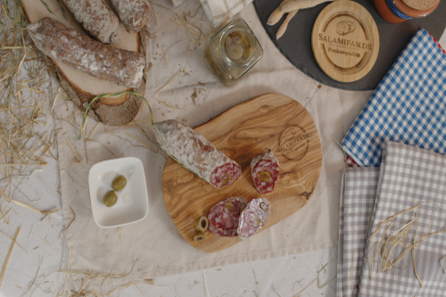 Originial französische Salami mit Oliven