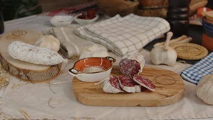 Original italienische Salami mit Knoblauch