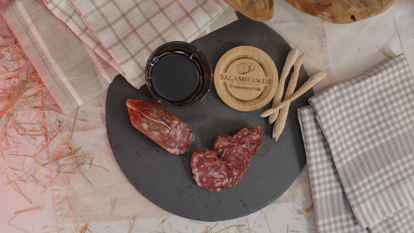 Original italienische Salami mit Barolo (Rotwein)