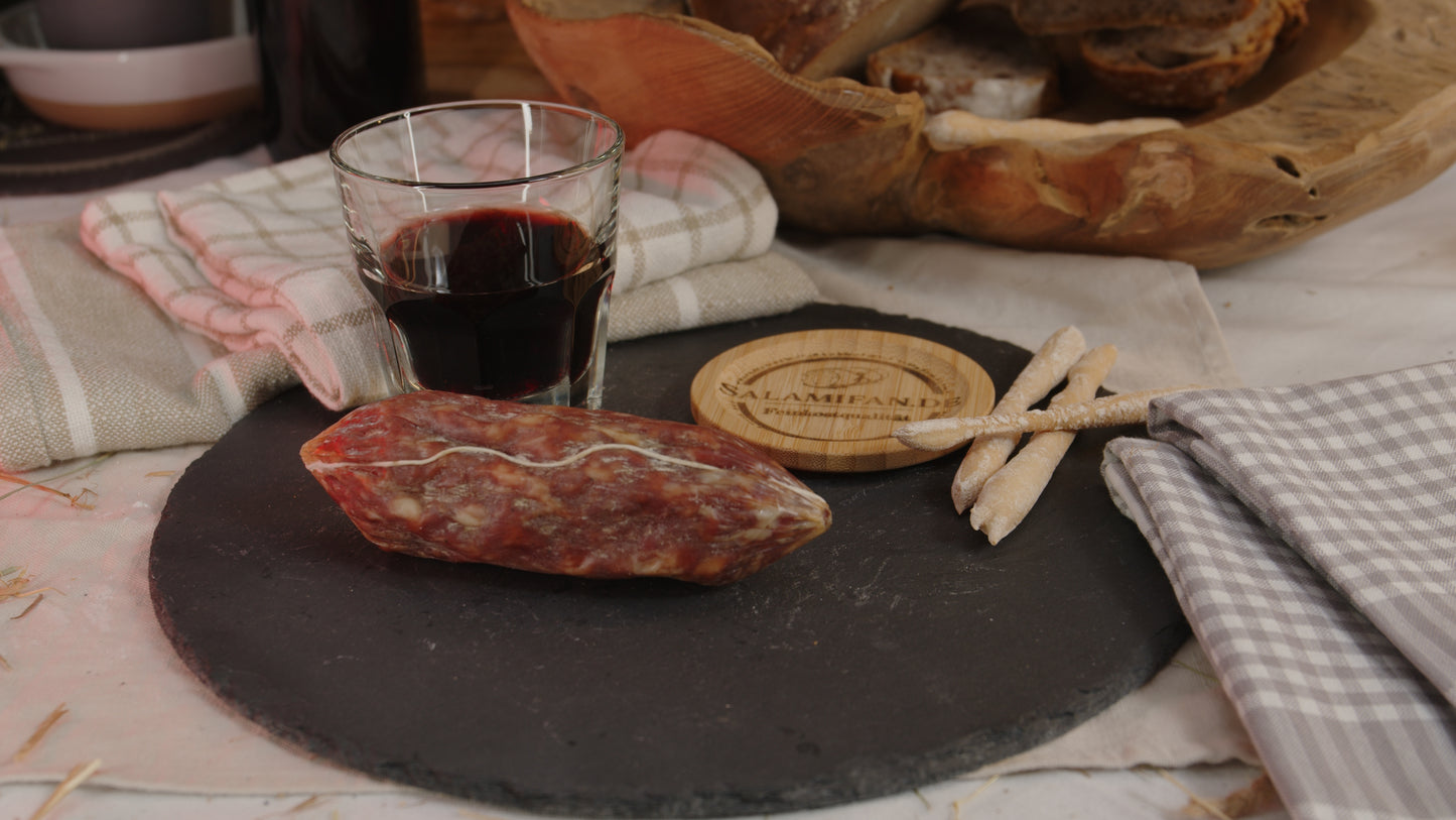 Original italienische Salami mit Barolo (Rotwein)